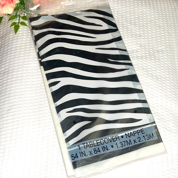 Zebra Print Tablecover - Picture 1 of 2